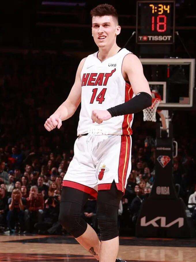 他不仅在中 他不仅在中