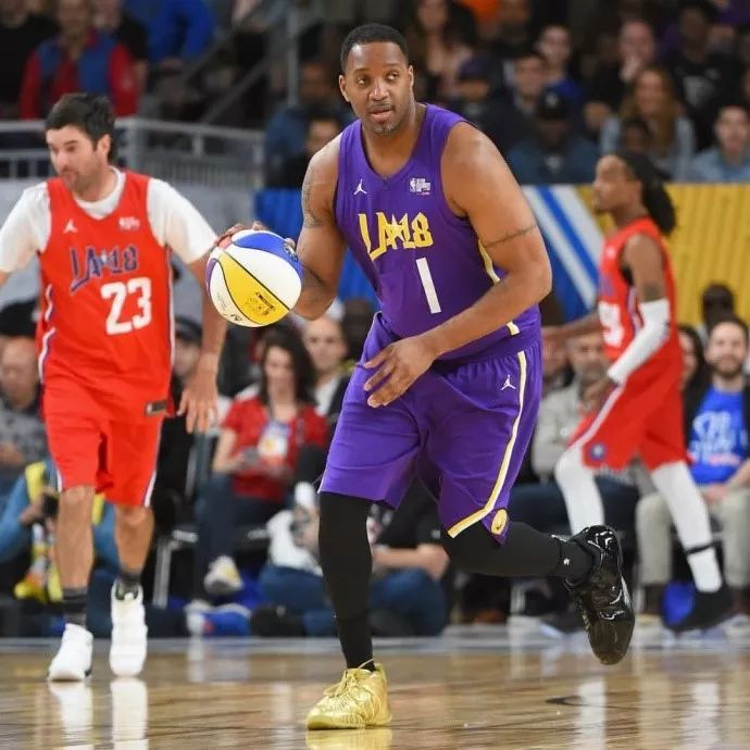 多次射门被 多次射门被